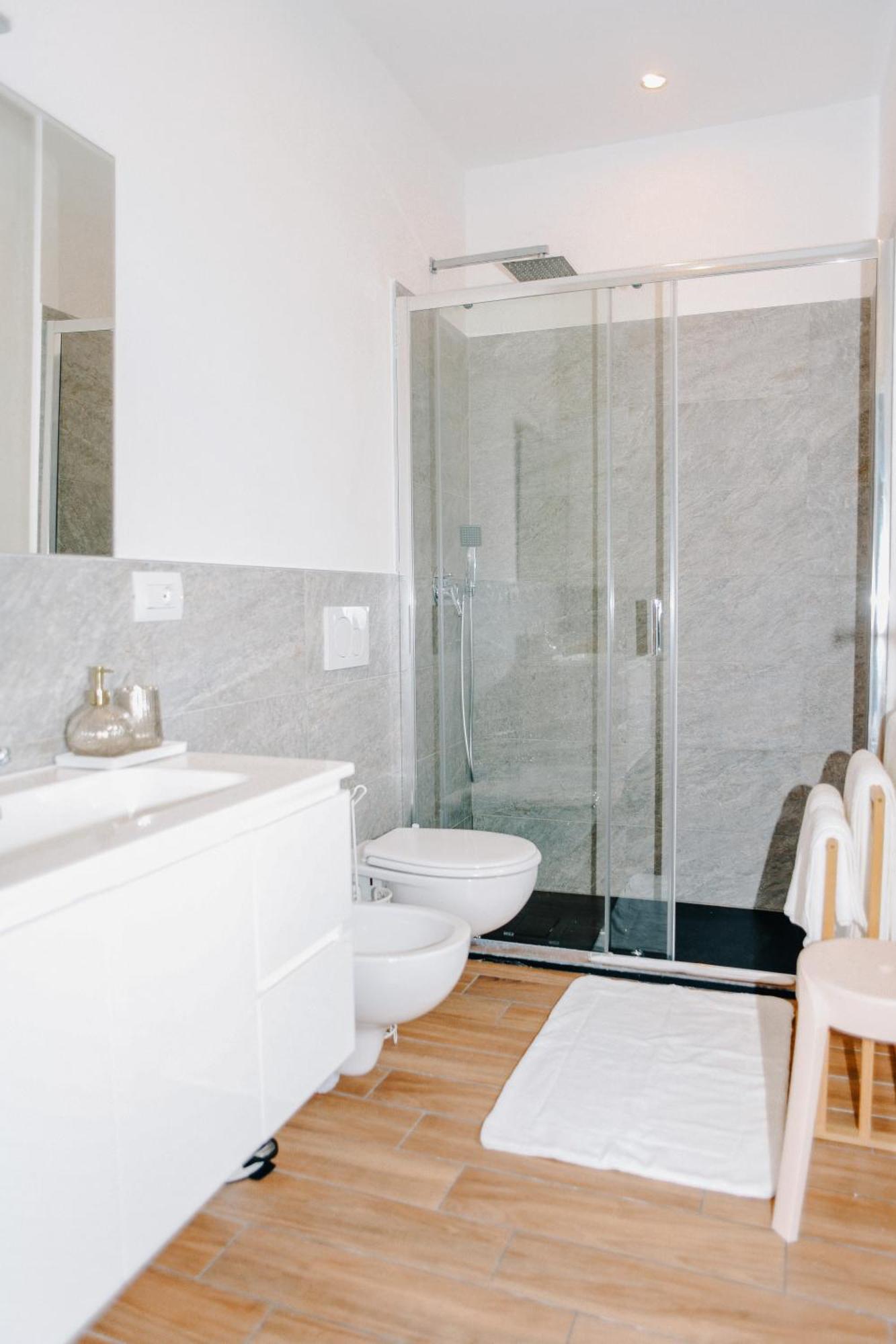Lora Rose Suite ,Free Parking, Self Check In,2 Como Ngoại thất bức ảnh